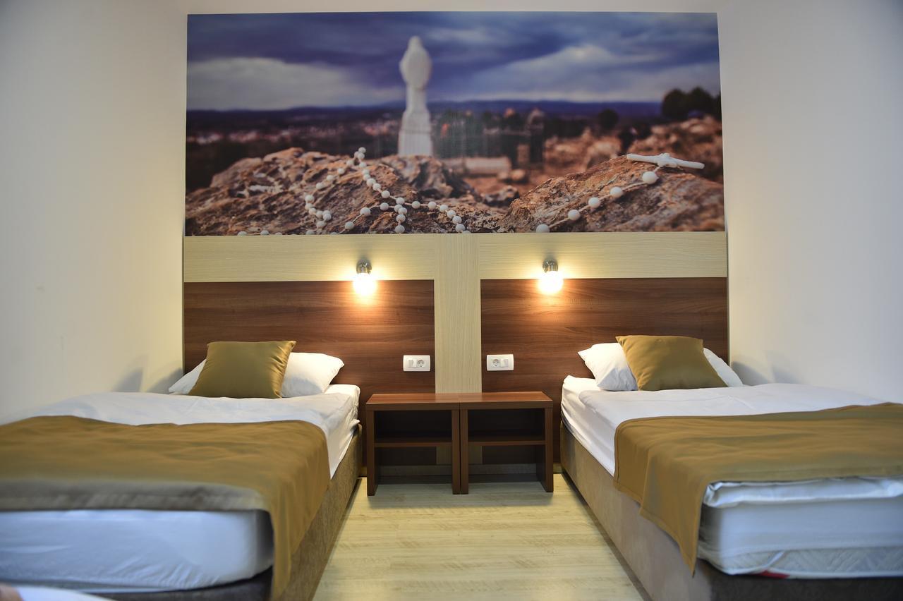 Hotel Notre-Dame เมจูโกเรีย ภายนอก รูปภาพ